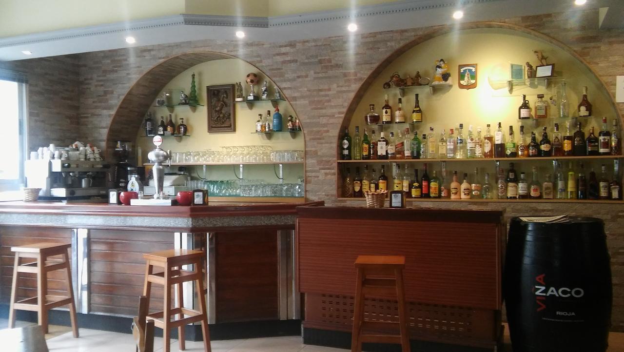 Hostal-Meson Vilasante Triacastela Luaran gambar